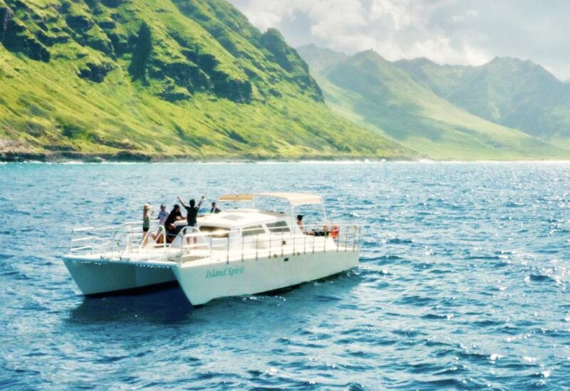 west-oahu-dolphin-watching-and-snorkeling-catamaran-cruise