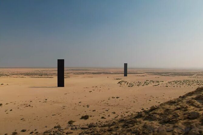 West Of Qatar, Mushroom Rocks, Camel Racing Track, Richard Serra - Key Points