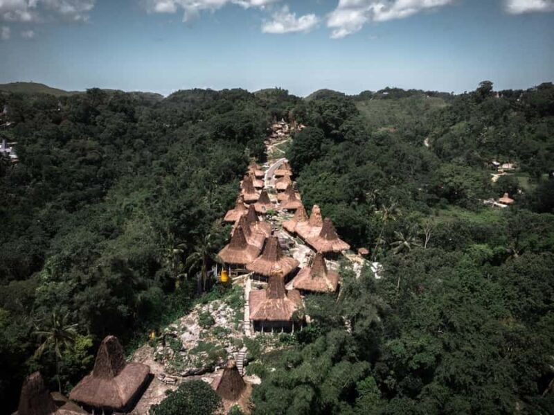 West Sumba: Highlights Tour with Lapopu Waterfall Full Day - A Day in the Life: What to Expect on This Sumba Tour