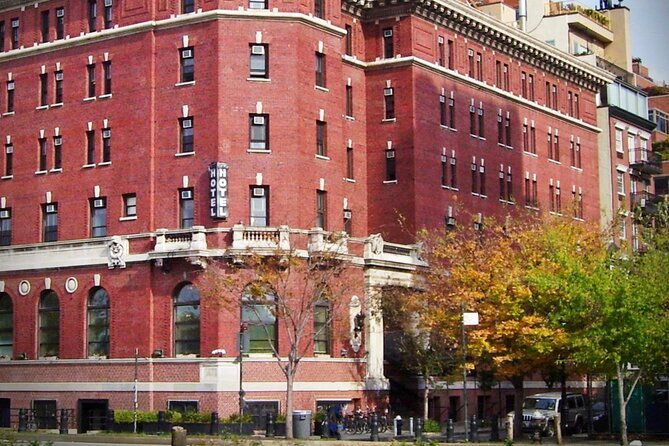 west-villages-flappers-freaks-punks-a-self-guided-audio-tour