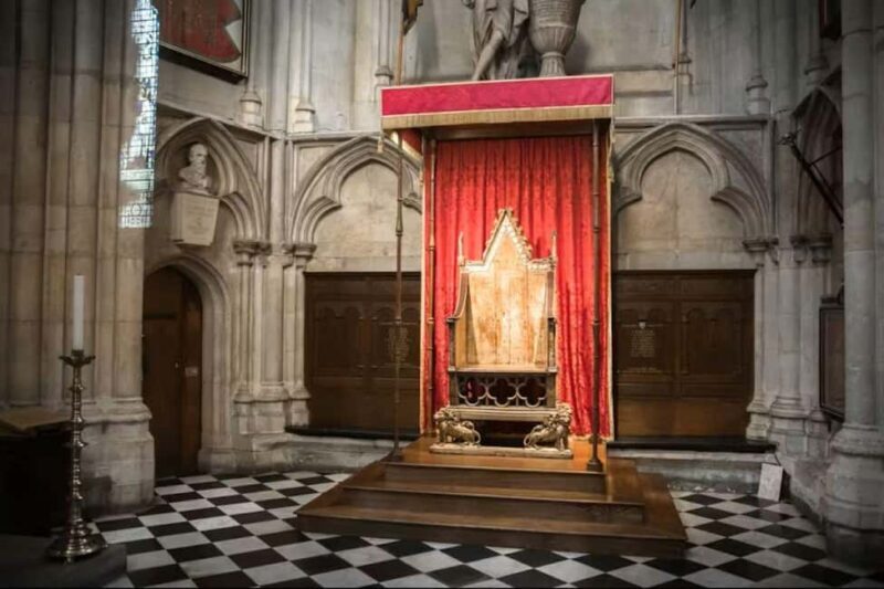 Westminster Abbey private guided tour with expert guide - FAQ