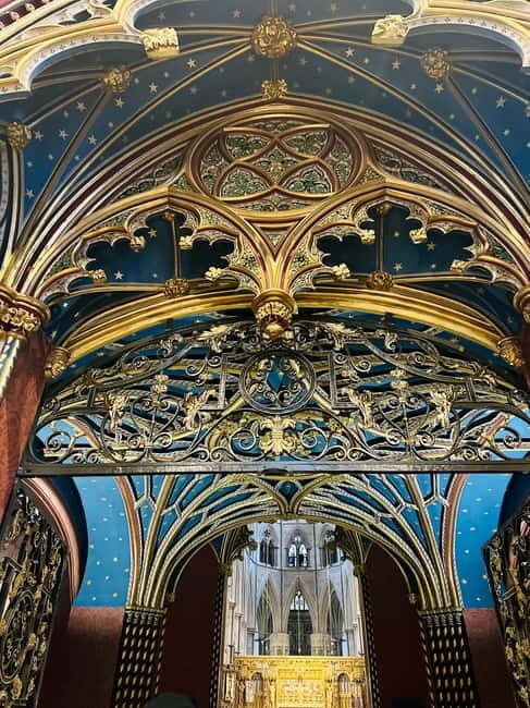 Westminster Abbey Tour with Changing of the Guard and Royal Palaces - An In-Depth Look at the Tour Experience