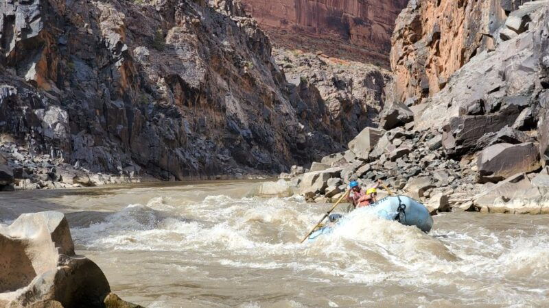westwater-canyon-colorado-river-class-3-4-rafting-from-moab