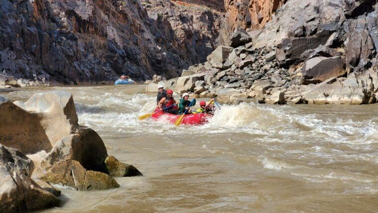 westwater-canyon-colorado-river-class-3-4-rafting-from-moab