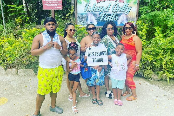 wet-and-wild-blue-hole-and-dunns-river