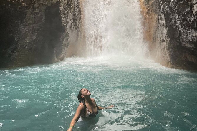 wet-wild-combo-la-leona-waterfall-and-river-tubing