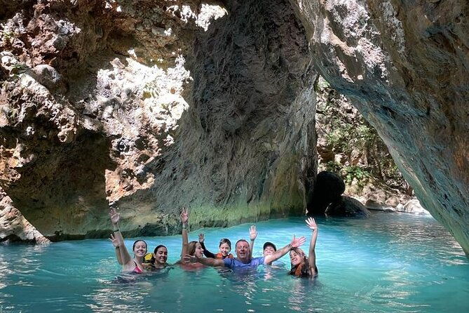 wet-wild-combo-la-leona-waterfall-and-river-tubing
