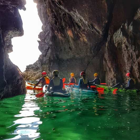 wexford-hook-peninsula-sea-cave-kayaking-experience