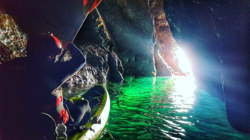 wexford-hook-peninsula-sea-cave-kayaking-experience