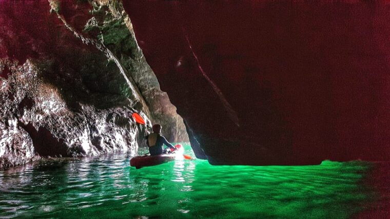wexford-hook-peninsula-sea-cave-kayaking-experience