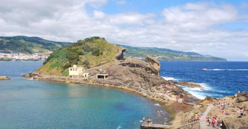 whale-and-dolphin-watching-with-vila-franca-islet-visit