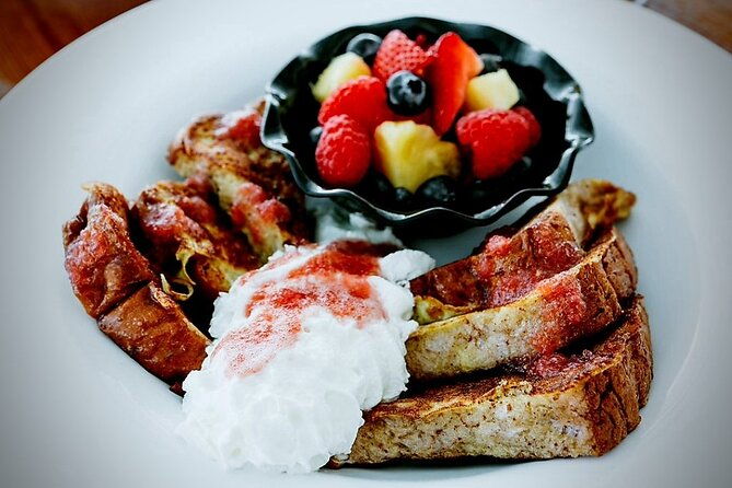 whale-watching-and-sunrise-breakfast-cruise-in-honolulu
