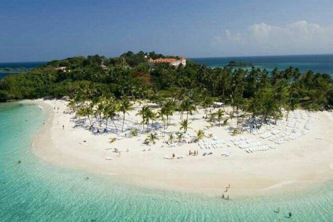 whale-watching-cay-raised-from-punta-cana