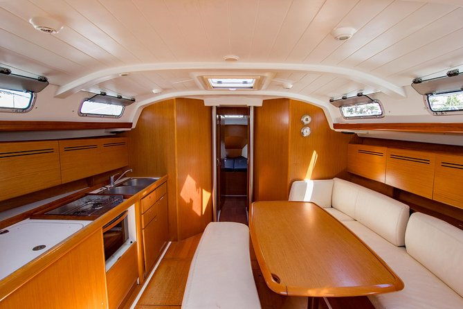 whales-dolphins-watching-in-exclusive-sailboat