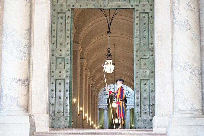 wheelchair-accessible-sistine-chapel-vatican-private-tour-for-disable-visitors-2