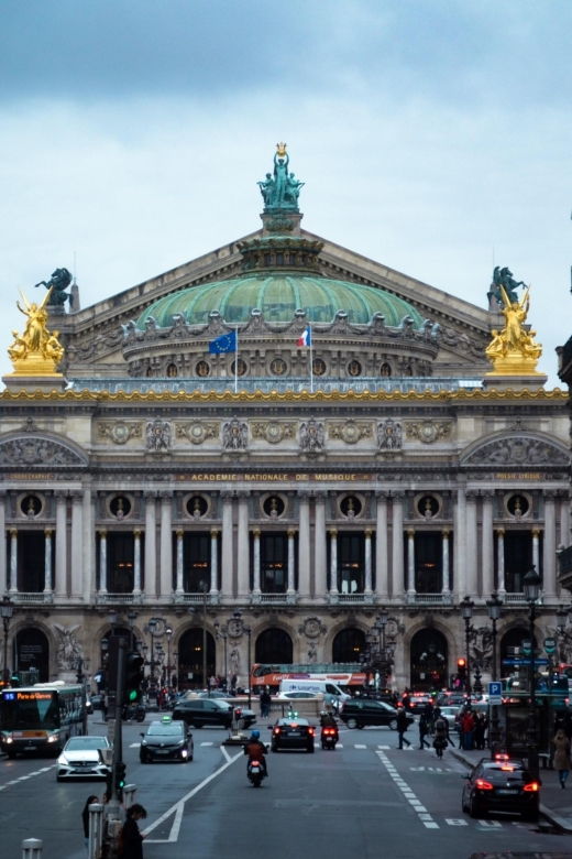 whispers-of-elegance-an-enchanting-parisian-evening
