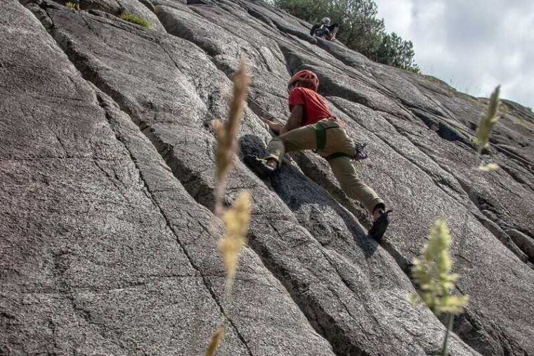 whistler-rock-climbing-beginner-experience