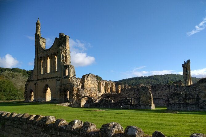 whitby-robin-hoods-bay-and-the-moors-from-york-2