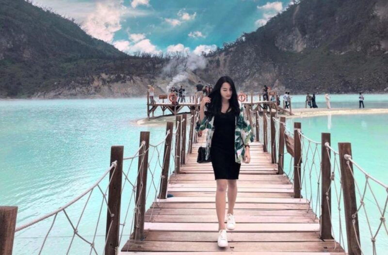 white-crater-hot-spring-and-suspension-bridge-guided-tour