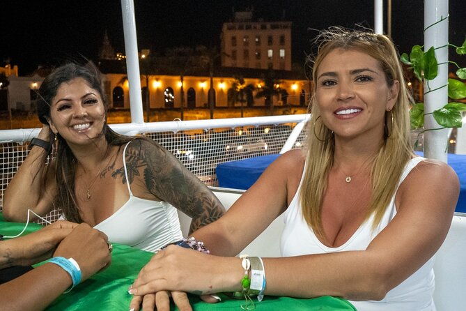 white-night-boat-party-with-buffet-dinner-and-bar