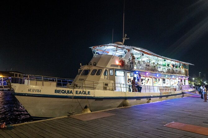 white-night-boat-party-with-buffet-dinner-and-bar
