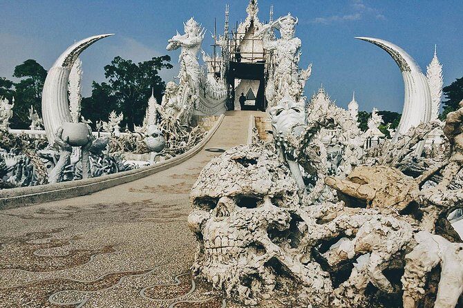 White Temple, Black House Museum and Hot Spring Tour from Chiang Mai - FAQ