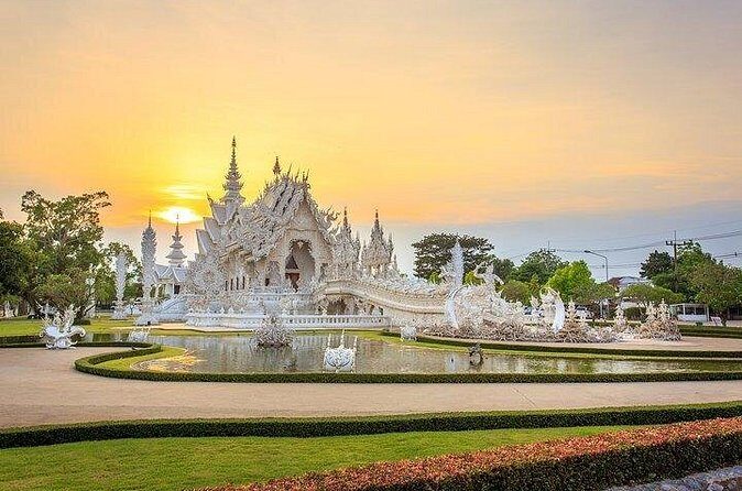 White Temple & Golden Triangle Day Trip from Chiang Mai - Duration and Group Size