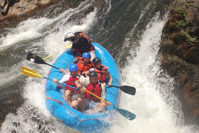 white-water-rafting-class-3-4-tenorio-river-from-tamarindo