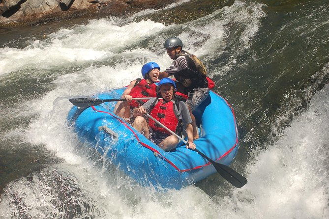 white-water-rafting-class-3-4-tenorio-river-from-tamarindo