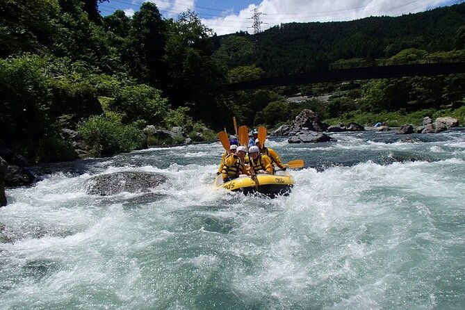 white-water-rafting-experience-on-the-tama-river-in-ome-in-tokyo