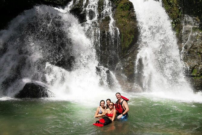 white-water-rafting-manuel-antonio-quepos-savegre-river