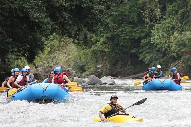 white-water-rafting-reventazon-river-from-puerto-viejo-limon