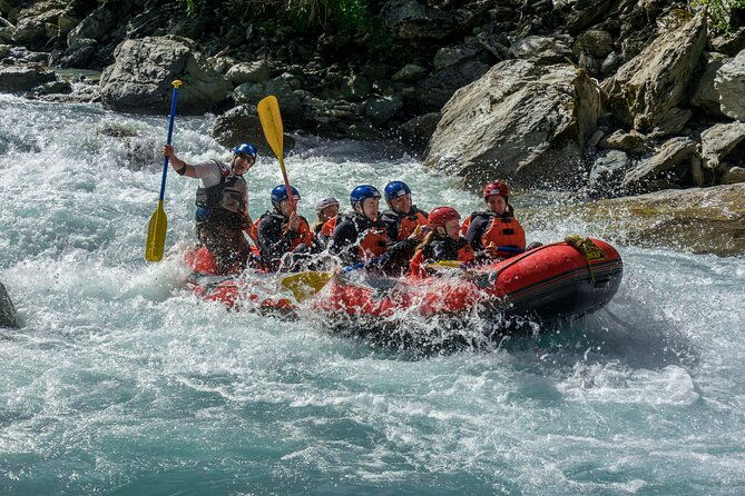 whitewater-action-rafting-experience-in-engadin