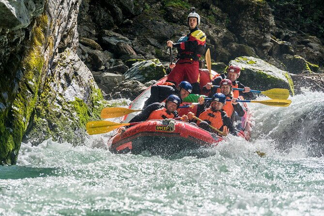 whitewater-action-rafting-experience-in-engadin