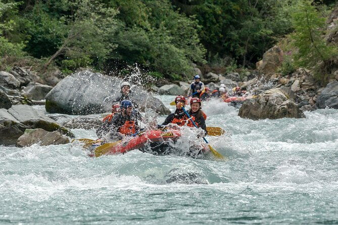 whitewater-action-rafting-experience-in-engadin