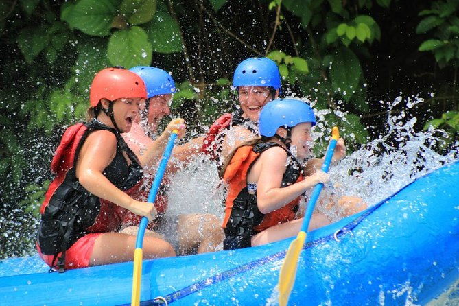 whitewater-rafting-savegre-class-ii-iii-plus-waterfall-manuel-antonio