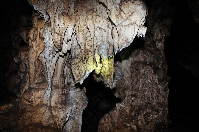 window-cave-walking-tour-from-san-juan