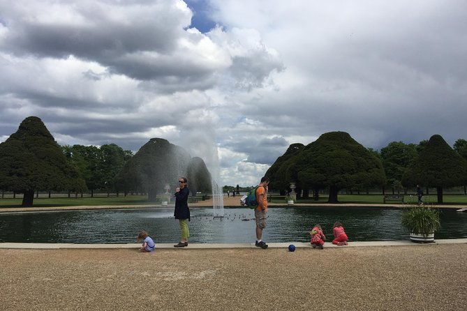 windsor-castle-and-hampton-court-private-car-tour