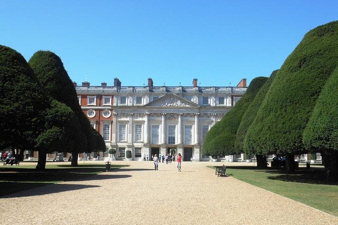 windsor-castle-and-hampton-court-private-car-tour