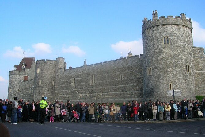 windsor-castle-hampton-court-palace-private-tour-with-admission