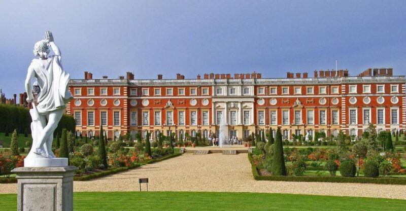 windsor-castle-hampton-court-palace-private-tour-with-pass
