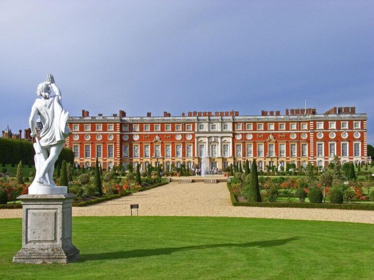 windsor-castle-hampton-court-palace-private-tour-with-pass