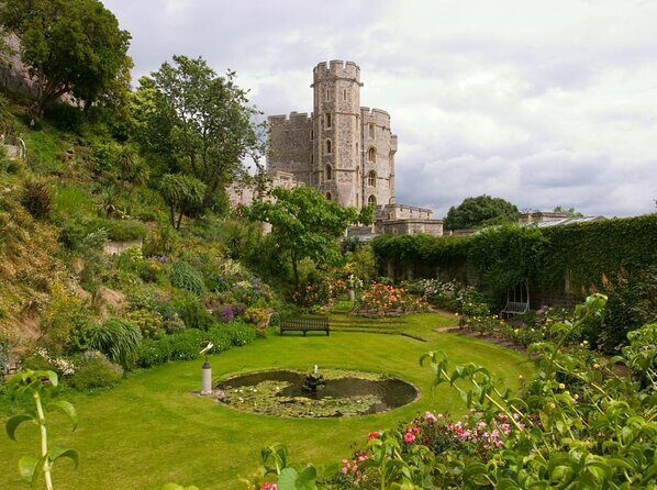 Windsor Castle Private Walking Tour with Accredited Expert Guide - Practical Details & Tips for Travelers