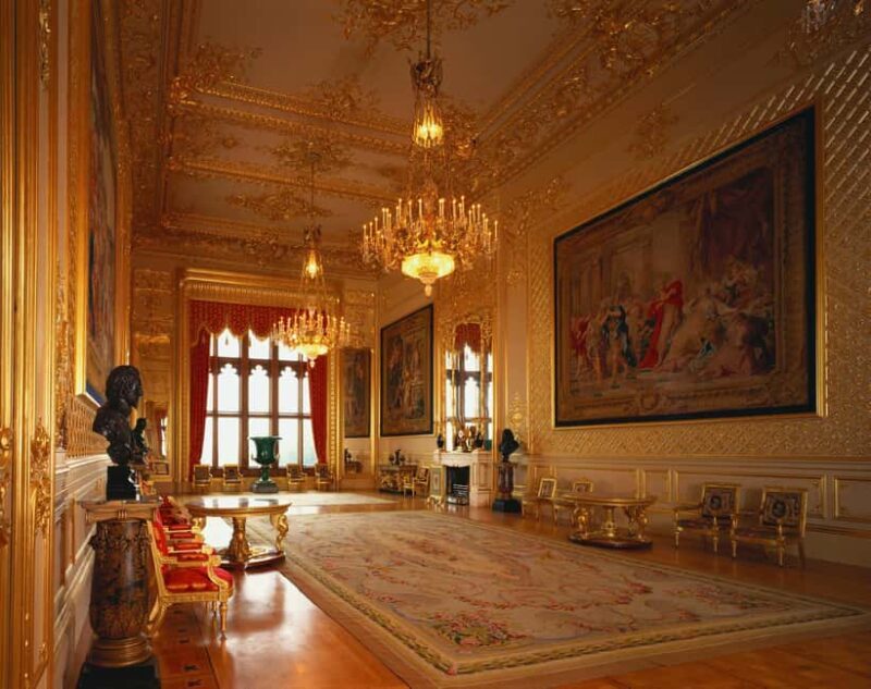 Windsor Castle with Pub Lunch and Private Transfer - Exploring Windsor Castle in Depth