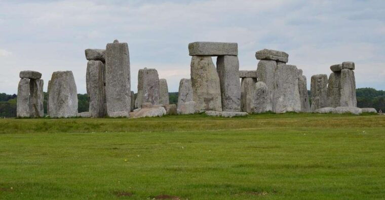 windsor-stonehenge-bath-private-tour-from-london-with-passes