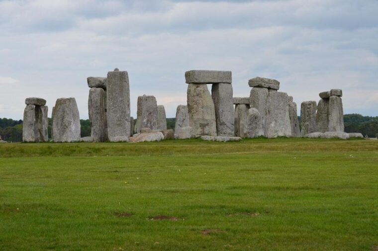 windsor-stonehenge-bath-private-tour-from-london-with-passes