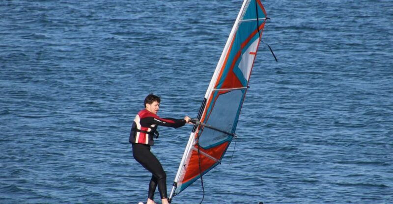 windsurf-class-on-valencia-beach