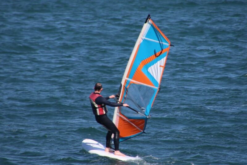 windsurf-class-on-valencia-beach