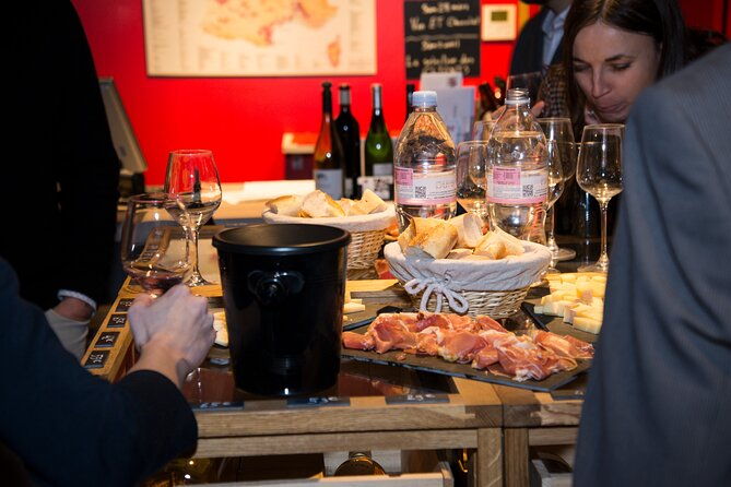 wine-and-cheese-tasting-paris-in-bastille