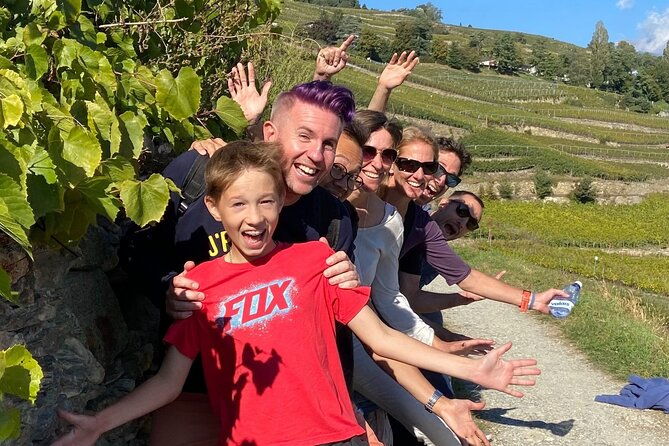 wine-and-dine-vineyard-walk-in-sion